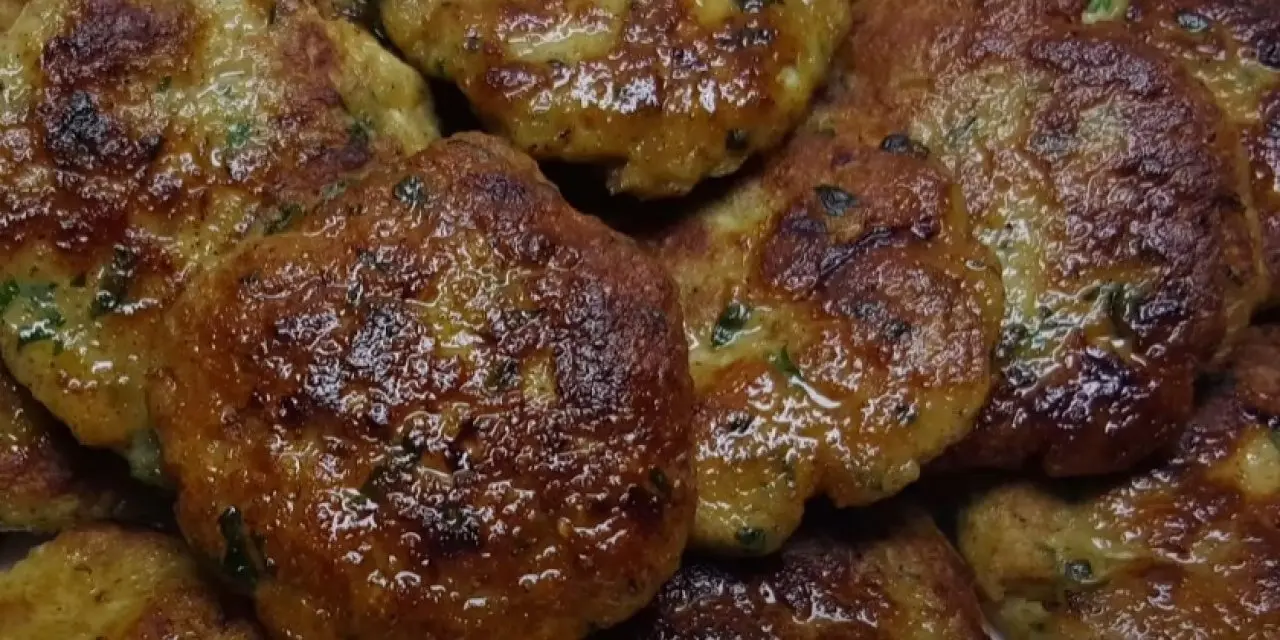 Tavuk Köftesini Bir de Böyle Deneyin! Kuyruk Yağı Lezzetine Lezzet Katıyor