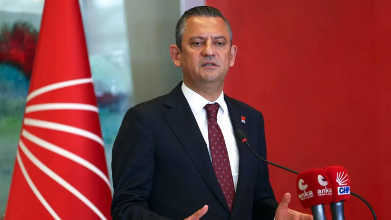 Tugay iddiasına Özel’den yanıt