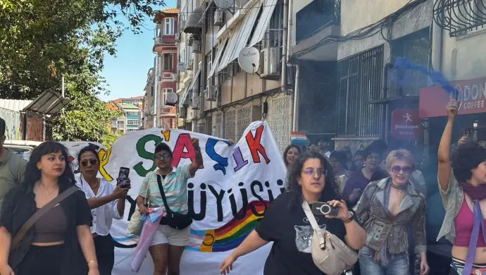 Onlarca kişi gözaltına alındı
