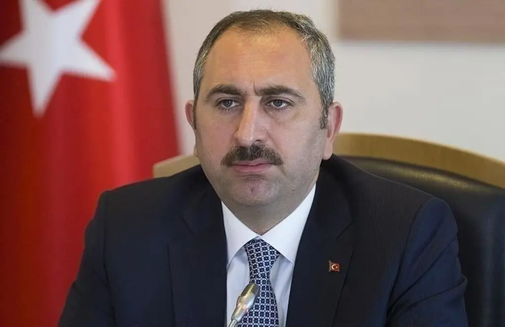 AKP’li Gül’den ‘çıplak arama’ açıklaması: