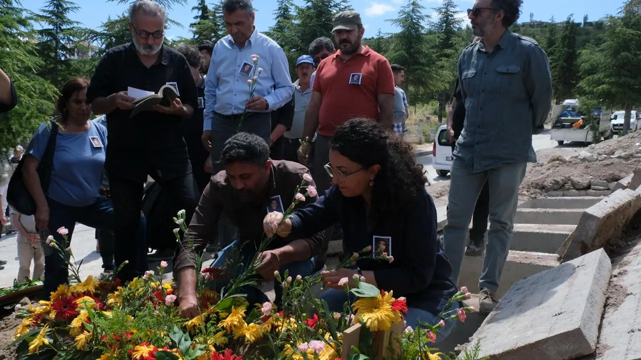 Kanser nedeniyle yaşamını yitirmişti