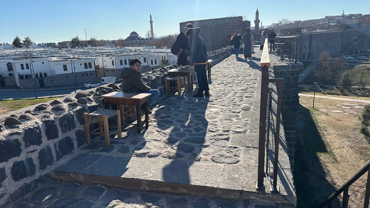 ‘Ruhsatsız işletmeler mühürlenecek’