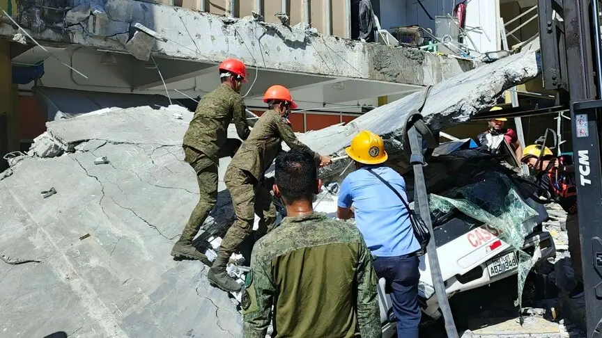 Filipinler’de 7,8 büyüklüğündeki deprem