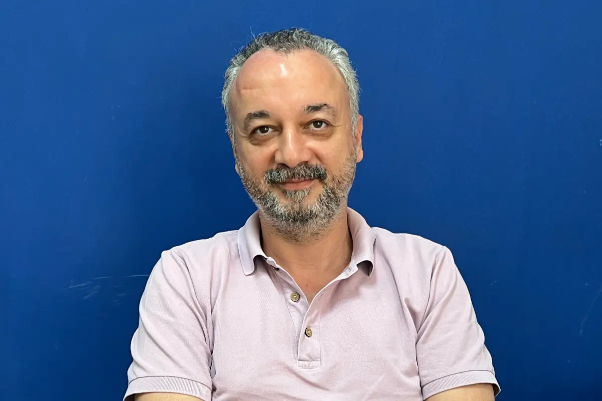 Barış bildirisini imzaladığı için ihraç edilmişti