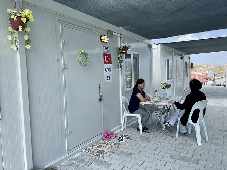 148 bin depremzede yaşıyor