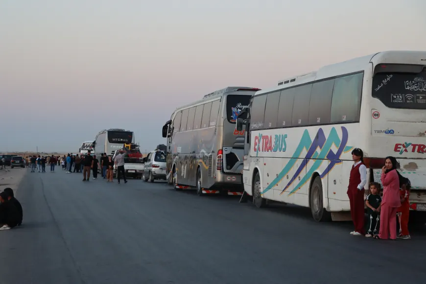 29 Ocak’ta anlaşmaya varılmıştı — Sabah saatlerinde yola çıkan son kafile de Afrin'e ulaştı görseli