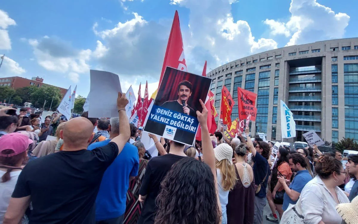 Politik mizah: “Etrafından dolanmaktan sıkıldım”