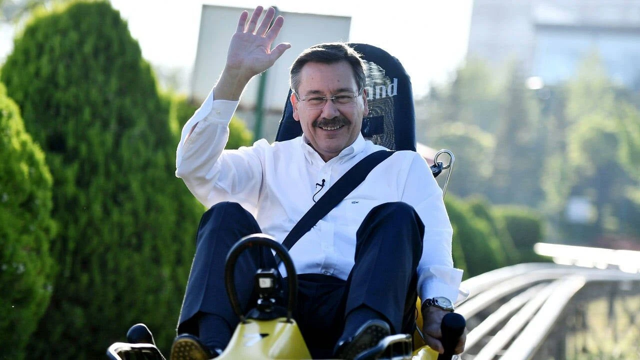 Gökçek 1 lira 3 kuruş bağış yaptı