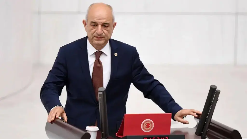 Bilici’nin istifası zora sokmuştu — CHP’li Kasap Yeni Yol Grubu’na katıldı görseli