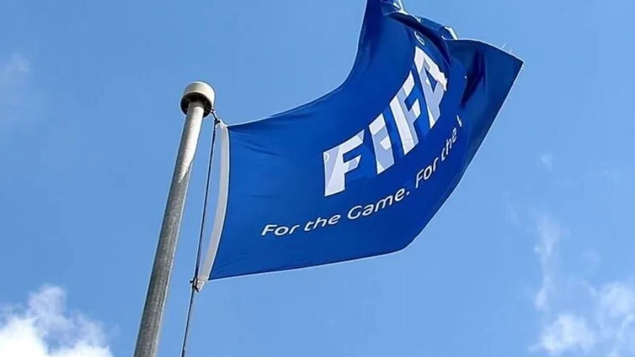FIFA’dan 4 kulübe transfer yasağı