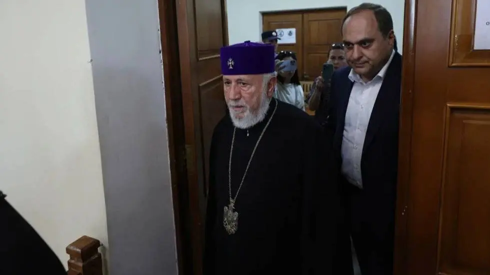 Ermenistan’da Kilise liderine açılan ilk dava