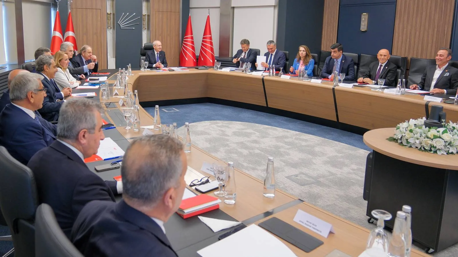 Çerçeve yasa ve 14 vekil açıklaması