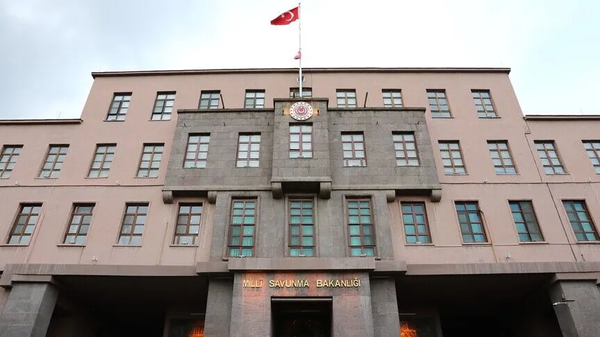 MSB’den açıklama: Pilot atlayarak kurtuldu