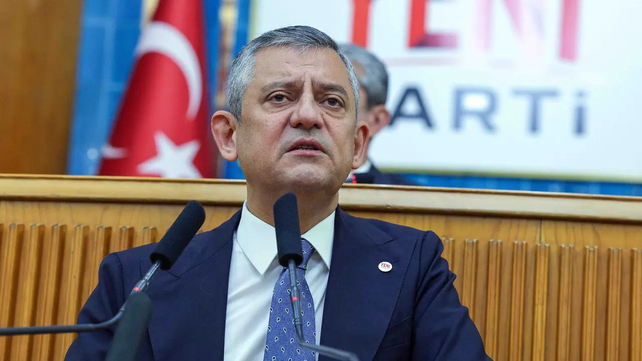 Özgür Özel Le Monde için yazdı: