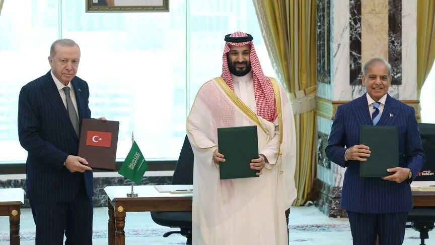 Mekke’de Türkiye, Suudi Arabistan ve Pakistan buluşması