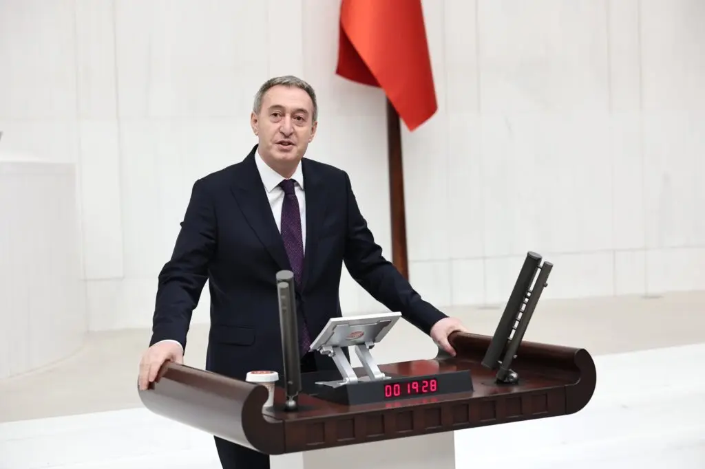 tuncer-bakirhan-a