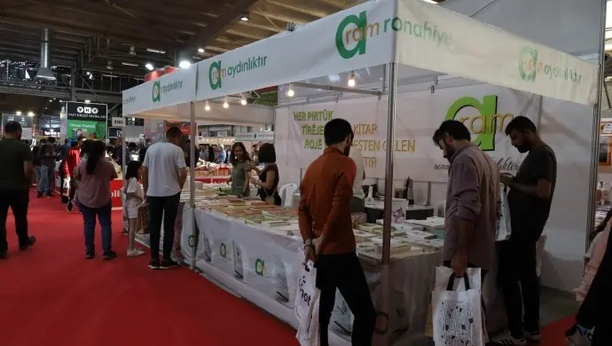 Onlarca yayınevi, yüzlerce yeni kitap