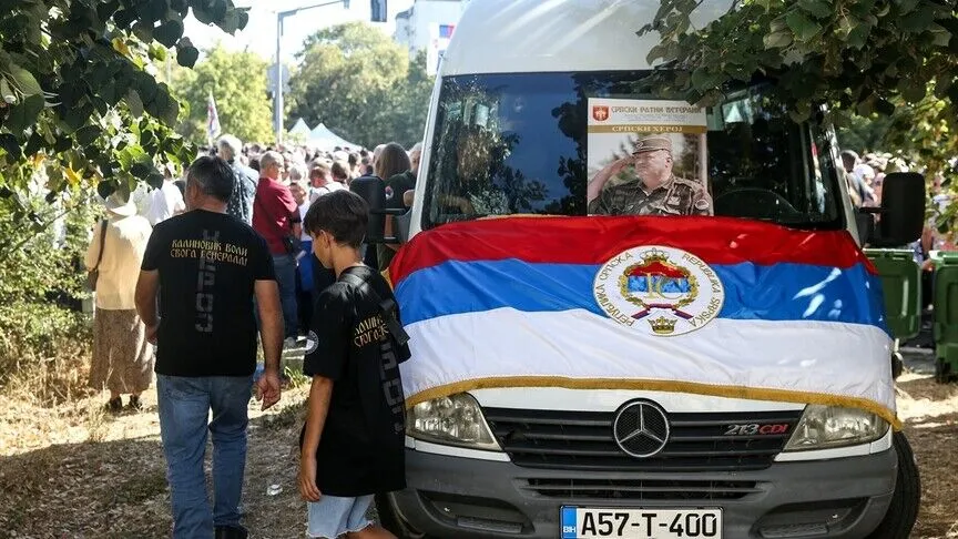 İnsanlığa karşı suç nedeniyle hapisteydi — Mladic resmi törenle defnedildi görseli