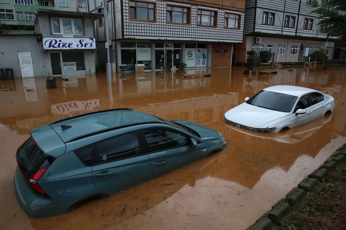 Trabzon ve Rize’de kuvvetli yağış