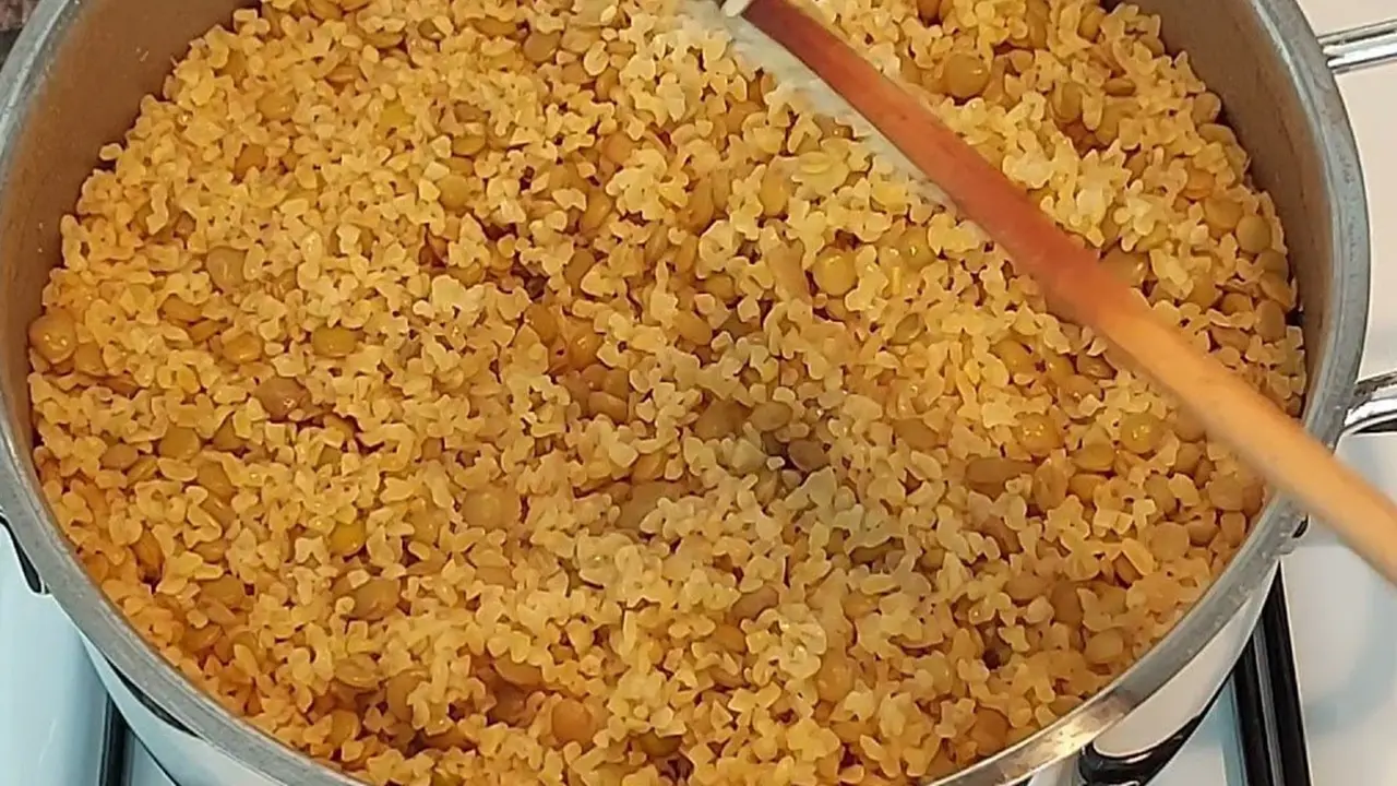 Bulgur pilavı neden lapa olur? Tane tane pişirmenin püf noktası