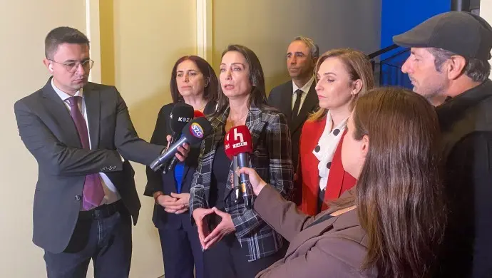 690x390cc-ank-14-10-2026-hatimogullari-aysegul-dogan-halktv-ziyareti_11