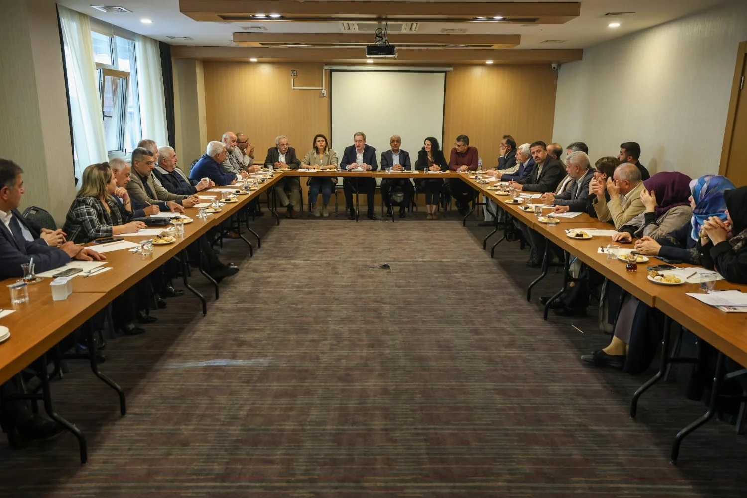 Kürt partileri Diyarbakır’da bir araya geldi