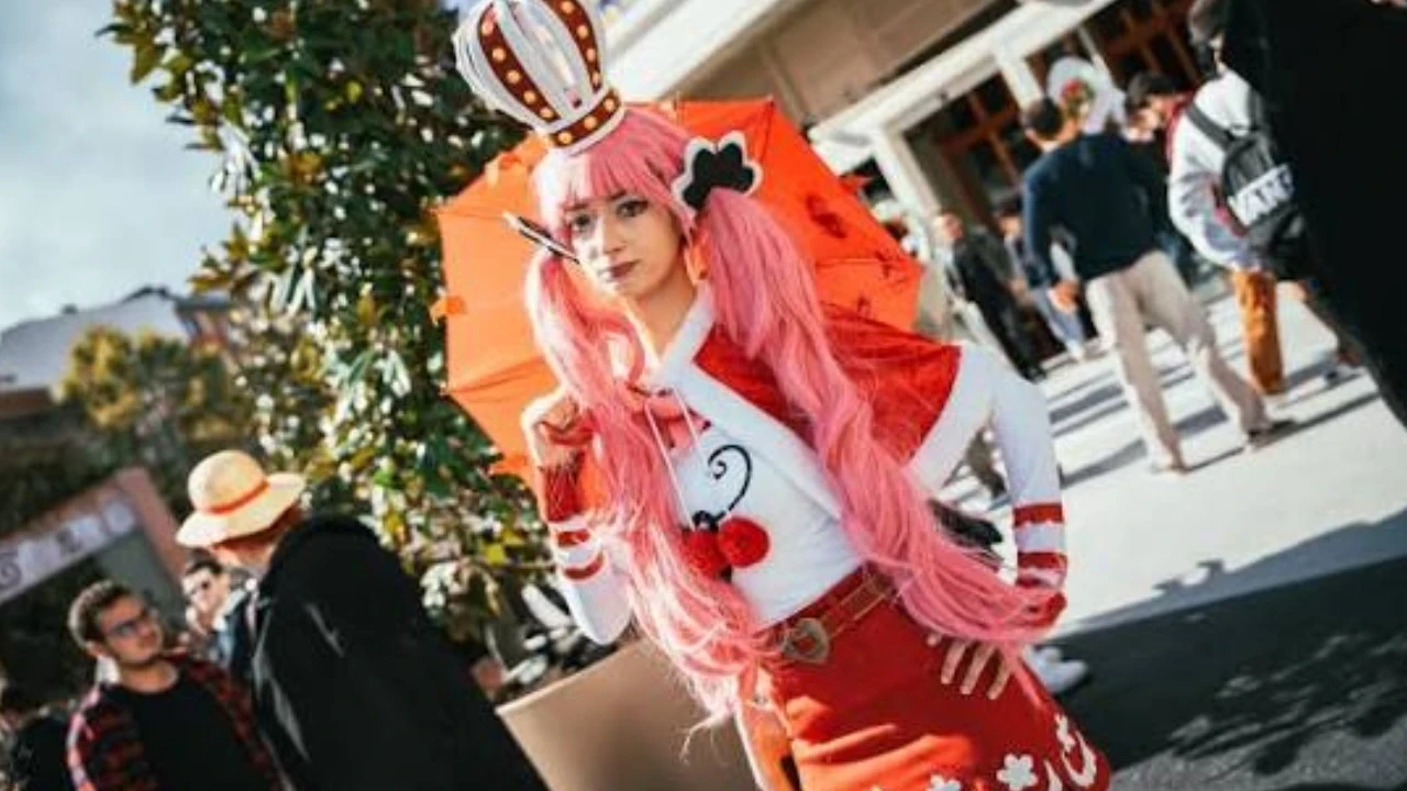Animeye taşlı sopalı tepki