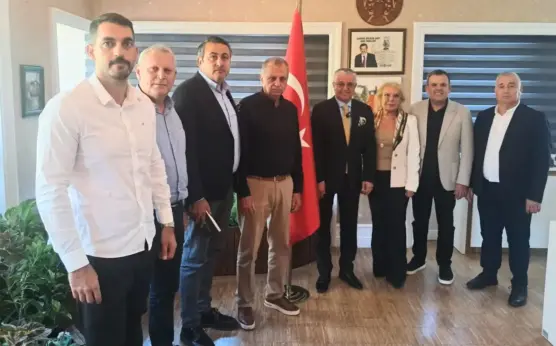 8 Meclis üyesi de ona eşlik etti