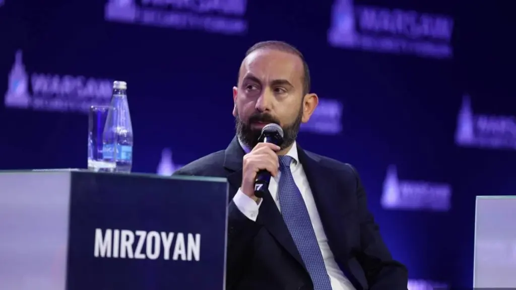 Ermenistan Dışişleri Bakanı: — 'Ermenistan-Türkiye sınırı açıldı' haberini görebilirsiniz görseli