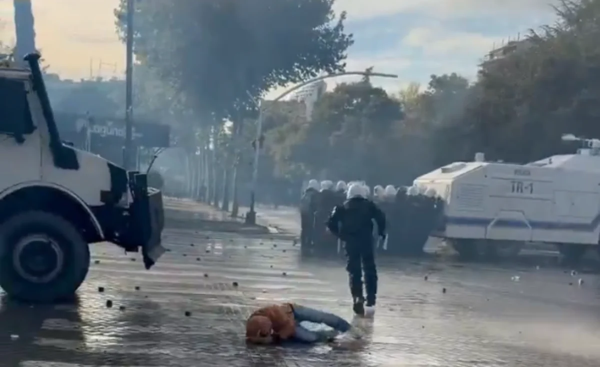 Arnavutluk’ta protestolar çatışmaya dönüştü
