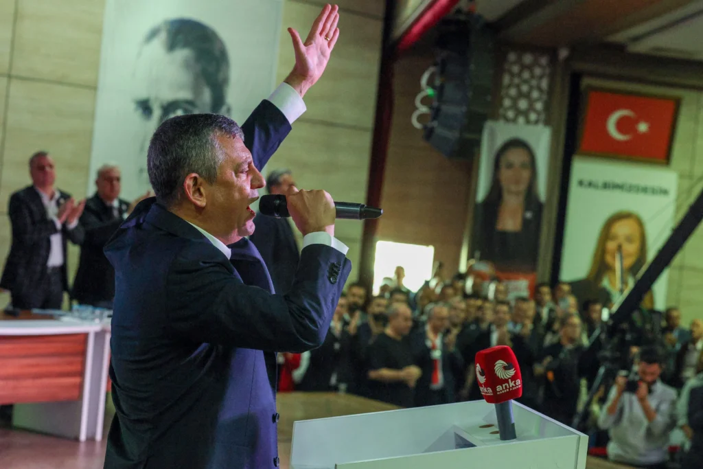 özgür_özel2.jpg