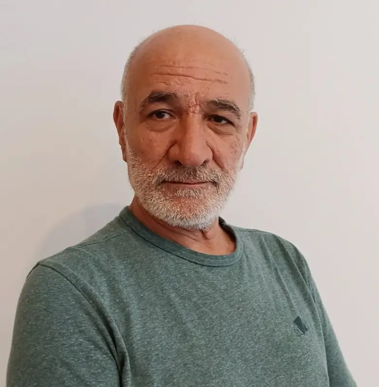 Vecdi ERBAY isimli yazarın profil resmi